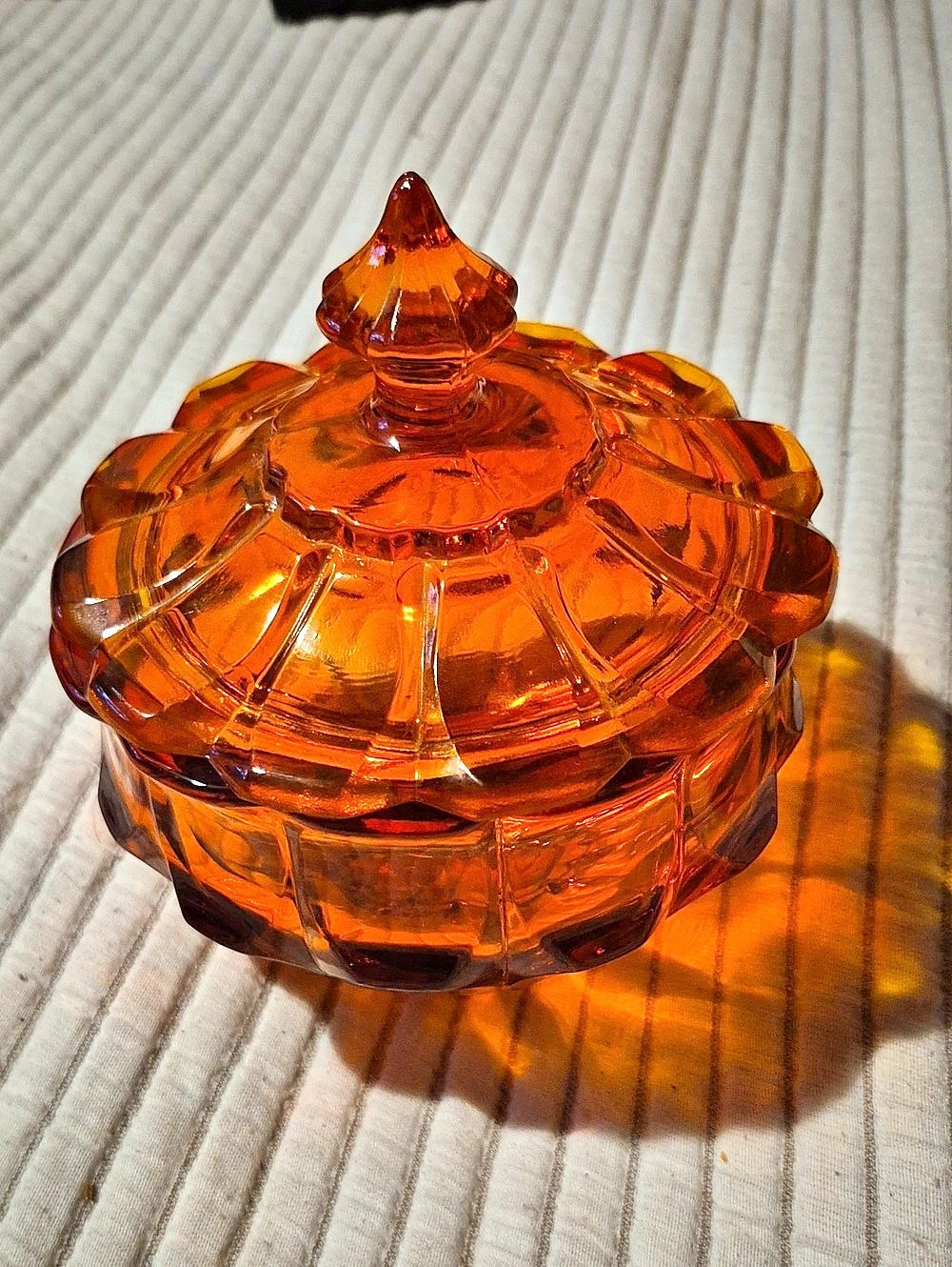 Fenton Valencia Amberina Persimmon Glass Lidded Decorative Dish